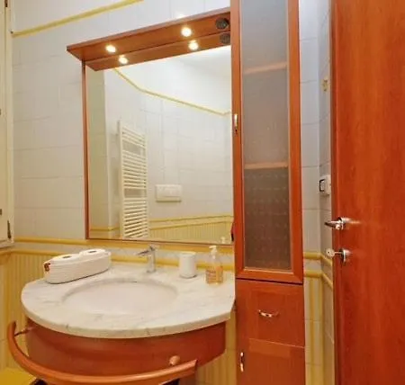 Porta Metronia Apartment *